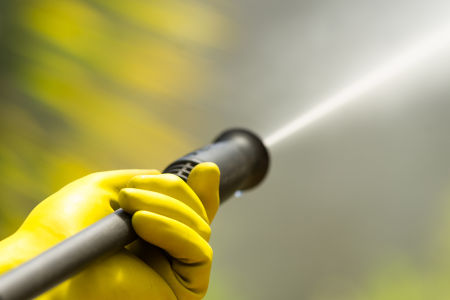 5 reasons to hire a professional pressure washer